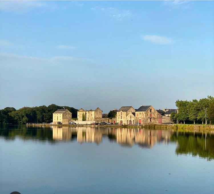 Riverfront Apartments At The Blue Goat Ramelton Buitenkant foto